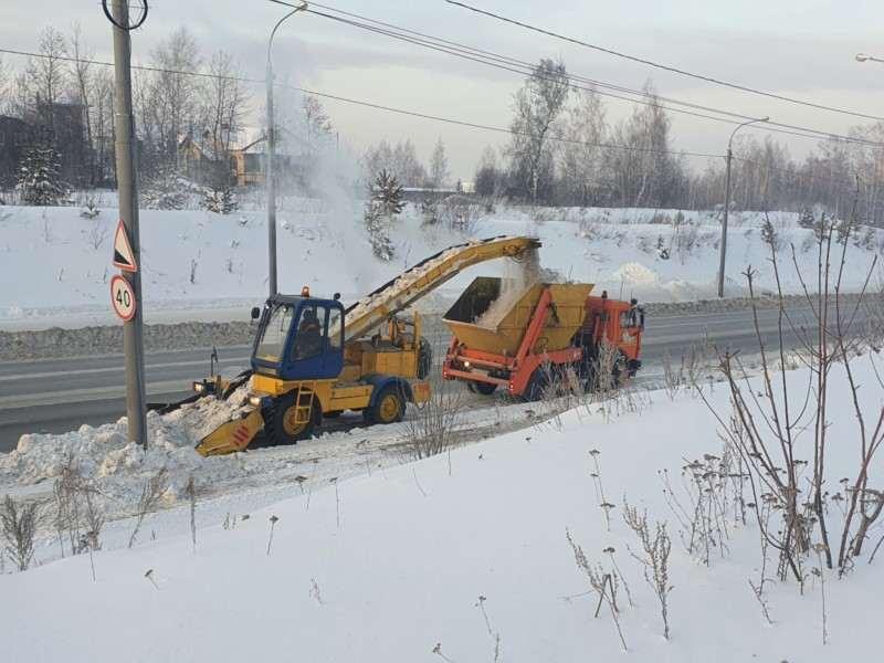 Фото Уборка снега в Томске 2